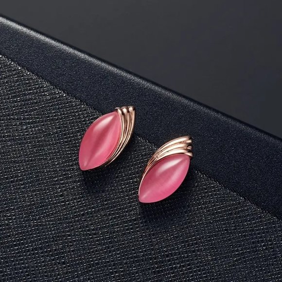 Oval Pendant Necklace & Stud Earrings Rose Gold with Pink Stones - Picture 3 of 5